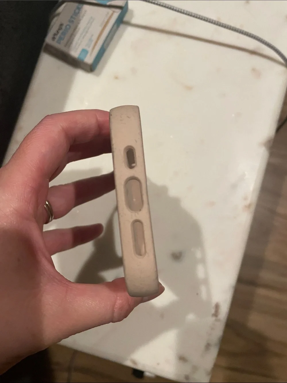 Pela Seashell Carb Case